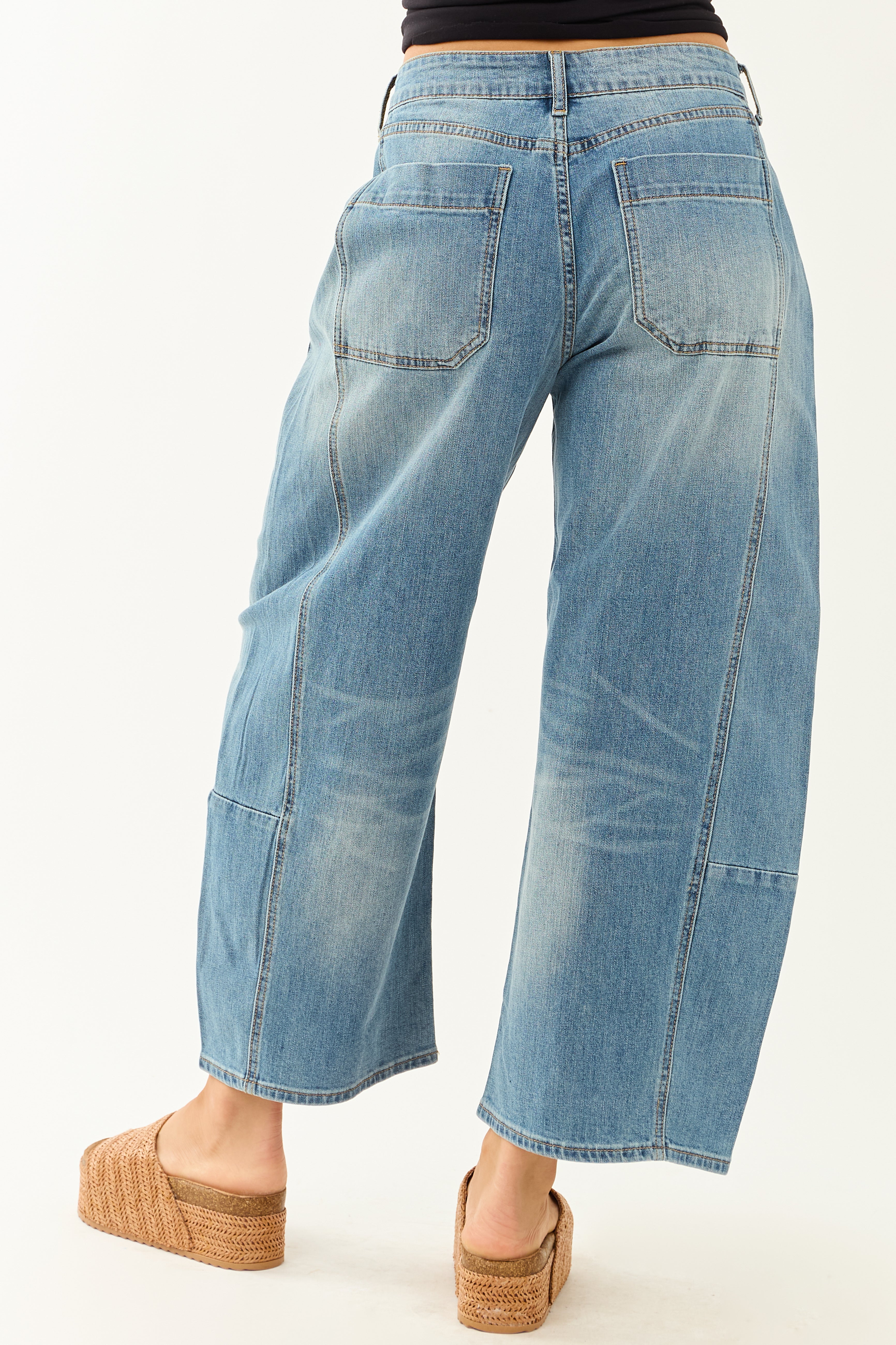 Signature 8 Medium Wash High Rise Barrel Jeans